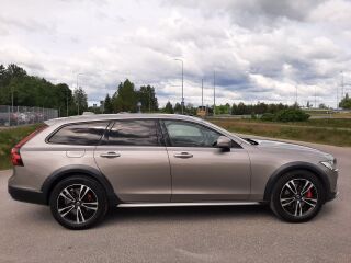 Volvo V90 Cross Country 2.0 145kW