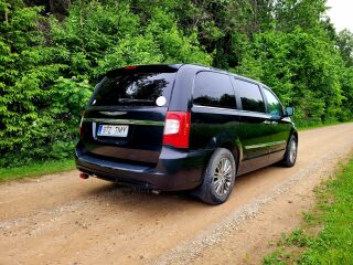 Chrysler Town & Country 3.6 211кВ