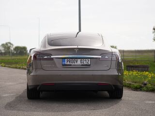 Tesla Model S 85D 384KW 158kW