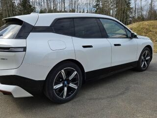BMW iX xDrive 40 Sportpakett 240kW
