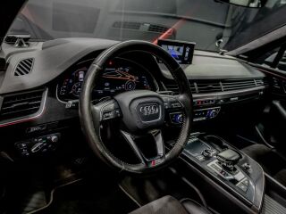 Audi Q7 S-Line plus 3.0 200kW