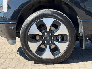 Ford F-150 Lightning Platinum Extended Range SuperCrew