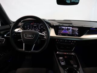 Audi e-tron GT quattro 350kW 140kW