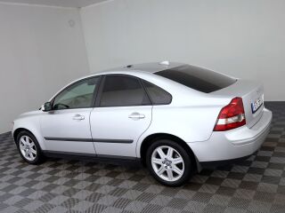 Volvo S40 Momentum 2.0 D4 100кВ