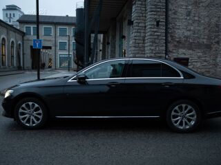 Mercedes-Benz E 220 2.0 143kW