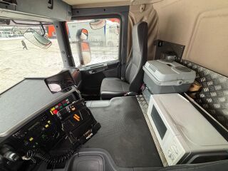 Scania P420 8x4*4 309kW