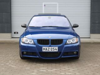 BMW 330 M-pakett 3.0 220кВ