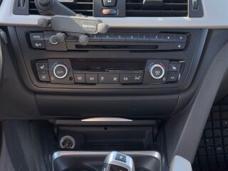 BMW 320 2.0 R4 120kW
