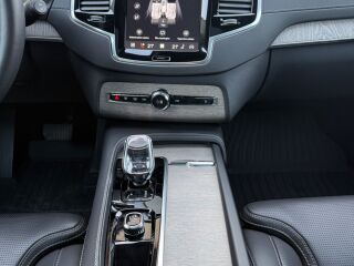 Volvo XC90 ULTIMATE BRIGHT 7 LUXURY XENIUM FULL 2.0 AWD B5 KERS Mild Hybrid 173kW