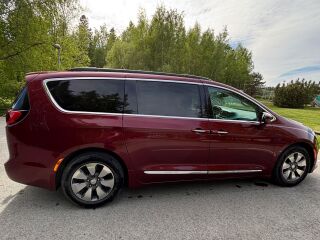 Chrysler Pacifica Touring L 3.6 214kW