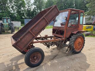 TRAKTOR T-16M kallutava kasti ja muldajaga