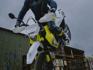 Husqvarna 701 Supermoto 1 silinder 4 takti 58kW