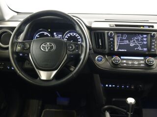 Toyota RAV4 Luxury 114кВ