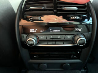 BMW M5 Akrapovič & Bowers & Wilkins 4.4 V8 569kW