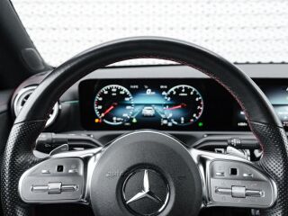 Mercedes-Benz CLA 180 180 AMG line 1.3 100kW