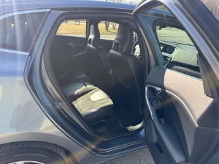 Volvo V40 R-Design-5 silindrit 2.0 D3 110кВ
