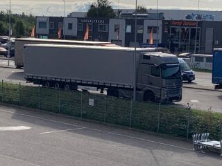 Mercedes-Benz Actros L 1845 low GigaSpace Solo Cabin - 3 tk R 6 330kW