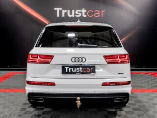 Audi Q7 S-Line plus Quattro 3.0 200кВ