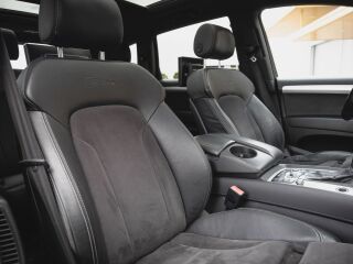 Audi Q7 S-line + 3.0 V6 176kW