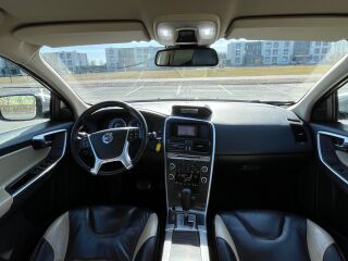 Volvo XC60 R-Design 2.4 129kW