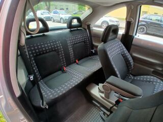 Volkswagen New Beetle 2.0 85kW
