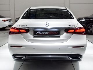 Mercedes-Benz E 220 4MATIC 2.0 143kW