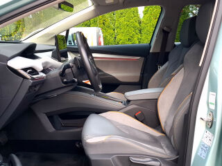 Skoda Enyaq Lounge interior 70kW