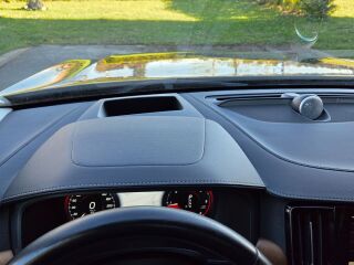 Volvo V90 Inscription / B&W / FLAHB / MY 2018 2.0 D4 140кВ