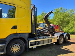 Scania R470 + haagis Nor Slep + konteiner 30 m3