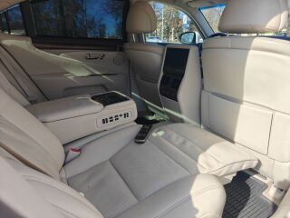 Lexus LS 600h Long Ottoman pakett 5.0 V8 290kW