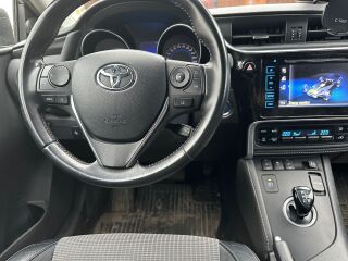 Toyota Auris 1.8 73kW