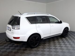 Mitsubishi Outlander Luxury Facelift ATM 2.2 Di-D 115kW