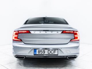 Volvo S90 2.0 140kW