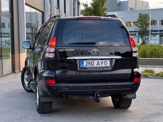 Toyota Land Cruiser Black 3.0 127kW