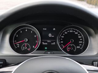 Volkswagen Golf 1.2 77кВ