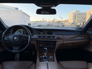 BMW 740 3.0 225кВ