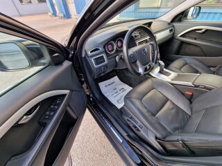 Volvo XC70 MOMENTUM AWD 4X4 2.4 R5 120кВ