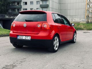 Volkswagen Golf GTI 2.0 R4 147кВ
