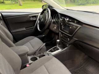 Toyota Auris 1.6 97kW
