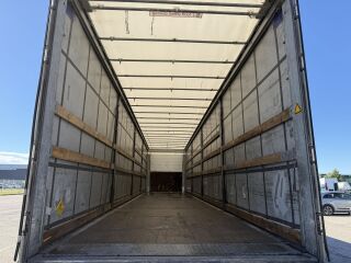 Schmitz Semitrailer Curtainsider Standard