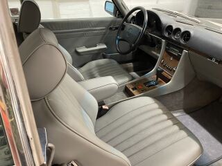 Mercedes-Benz SL 560 5.6 V8