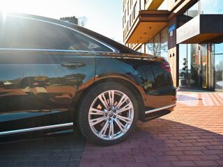 Audi A8 LONG S-Line 3.0 210kW