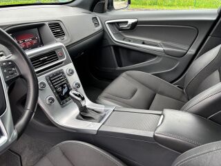 Volvo V60 Cross Country AWD SUMMUM 2.4 R5 140кВ