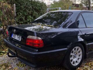BMW 735 3.5 175kW