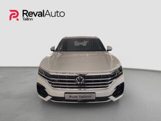 Volkswagen Touareg R-Line 4-Motion 3.0 V6 210кВ