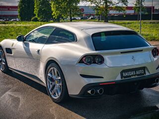 Ferrari GTC4Lusso 3.9 449kW