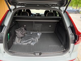 Volvo XC60 PLUS DARK B5 250Hj petrol 2.0 184kW