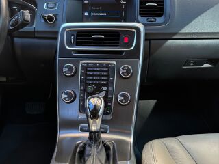 Volvo V60 Summum Plug-In Hybrid 2.4 D6 158kW