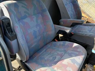 Volkswagen Multivan 2.4 57кВ