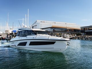 Grandezza 30 OB 2 x 250 hj Mercury V8